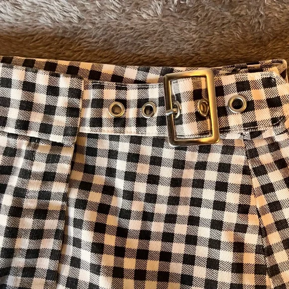 Forever 21 Black and White Gingham Belted Mini Skirt Size Small - Picture 5 of 9